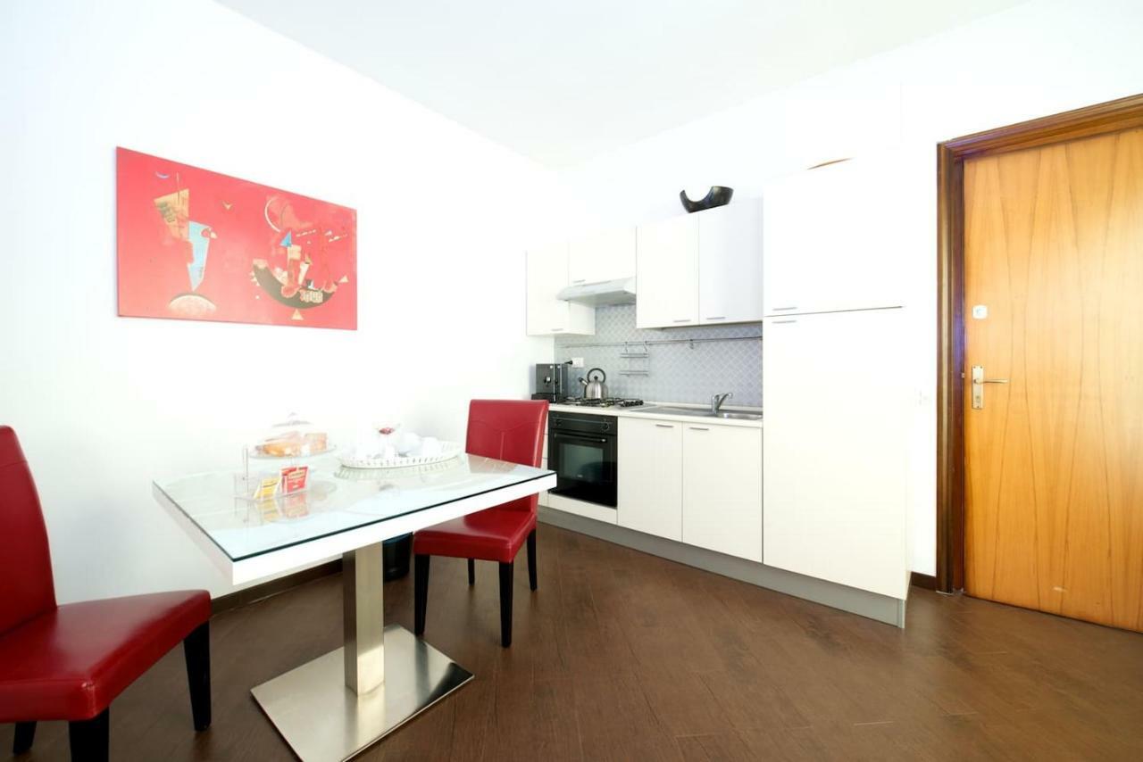 Casa Turati Apartment Bari Bagian luar foto